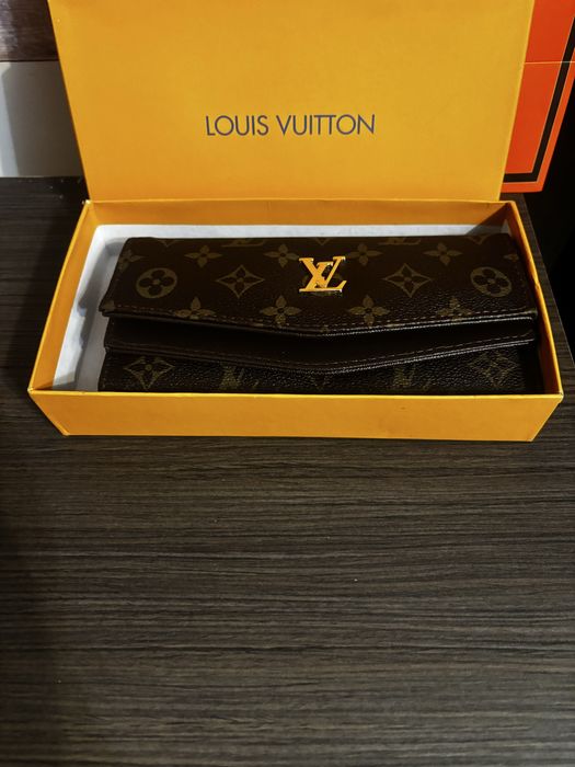 Portofel LV in cutie