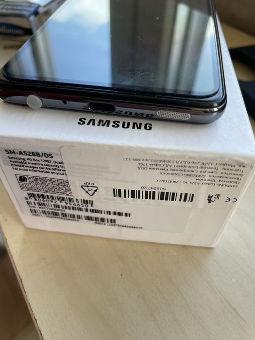 Samsung Galaxy A52s 5G 128 GB  /+ зарядно с кабел, кутия и калъф /