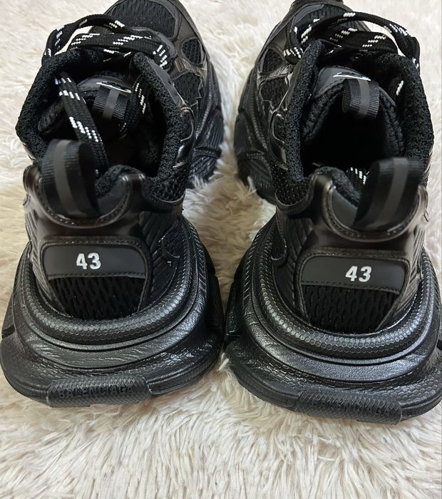 Vând Balenciaga 3XL