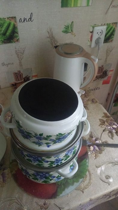 Продам кастрюли в хорошем состояний