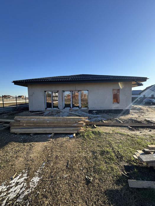 Casă nouă, tip parter, în Brănești