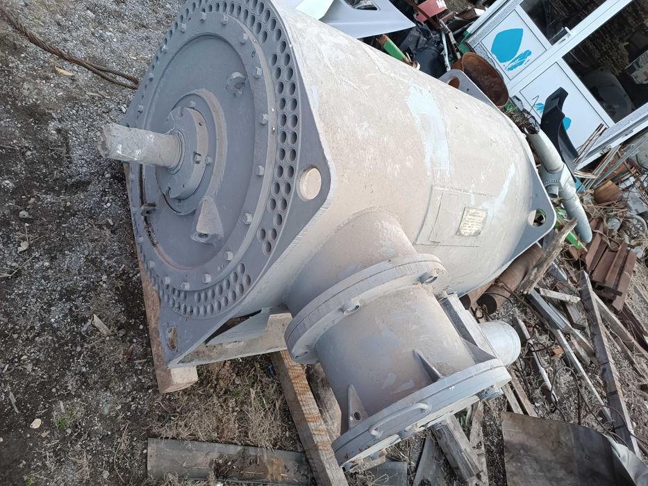 Електродвигател  320 KW
