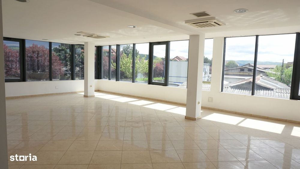 De Inchiriat- Spatiu Comercial 140 Mp