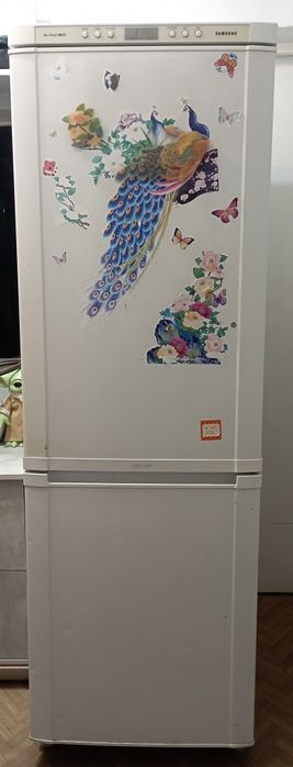 Продается б/у холодильник Samsung