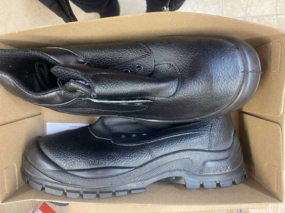 Работни обувки-43 номер/нови