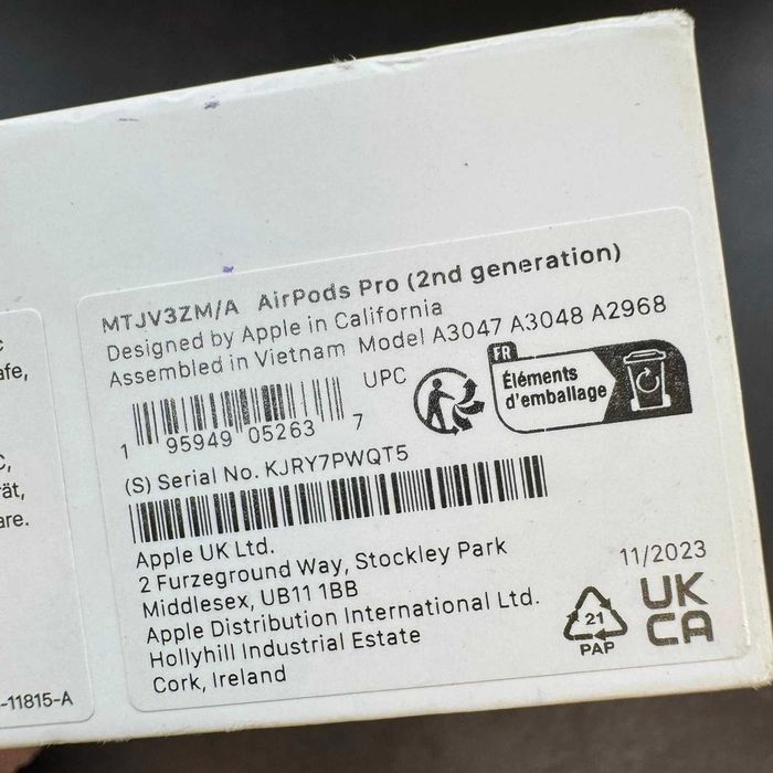 APPLE AirPods Pro 2 (2nd gen) MagSafe USB C Bluetooth Headphones