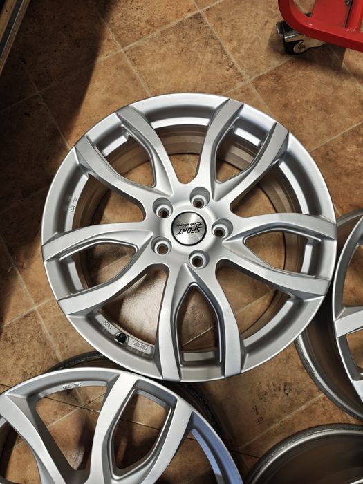 18"ки джанти  5x114.3/67.1 оригинални от Kia
