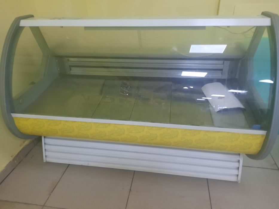 Продам витрину-холодильник