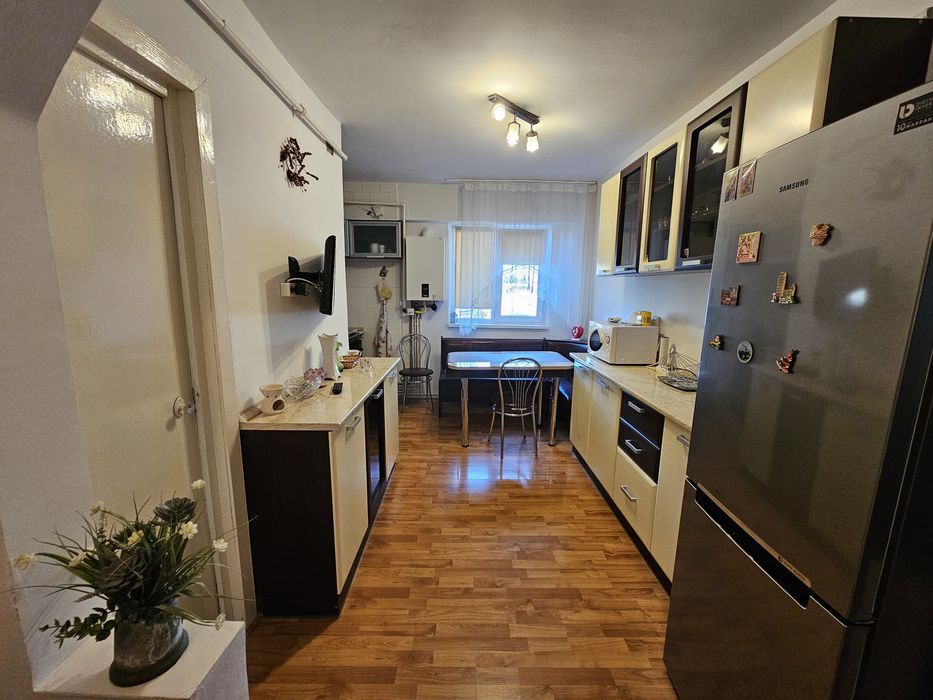 Inchiriez apartament 2 camere