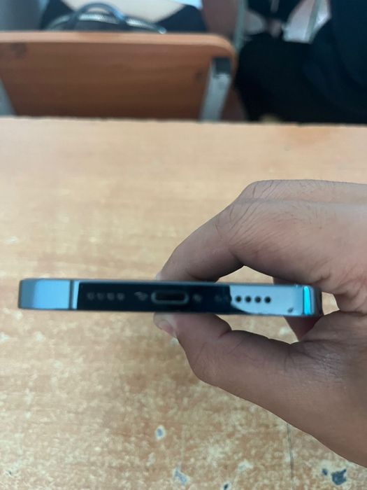 iphone 12 p.m торг уместен