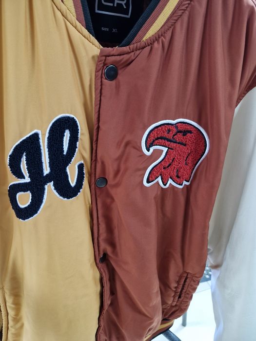 Продам куртка ( бомбер) в идеальном состоянии.