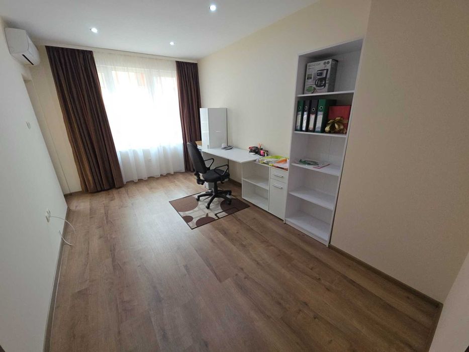 Продава се Четиристаен апартамент в Велинград - 100 кв.м за 1600 €/кв.м - Снимка #4