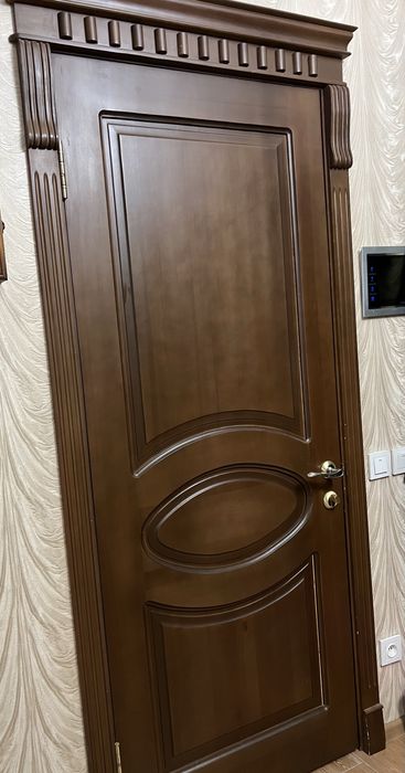 Двери из натурального дерева