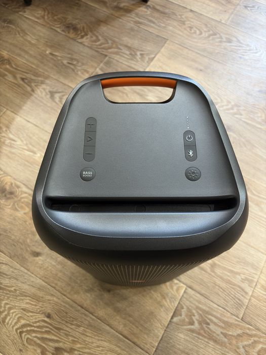 Продам колонку JBL 100