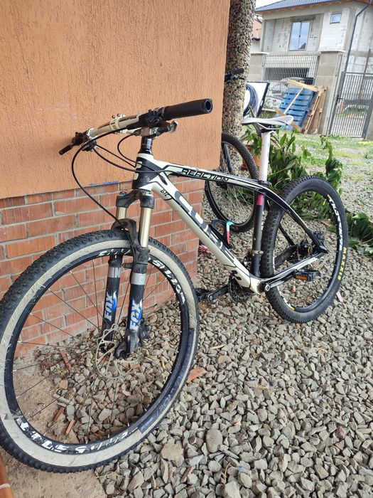 Bicicleta Cube Reaction GTC, cadru din carbon mărimea M, roți de 27,5