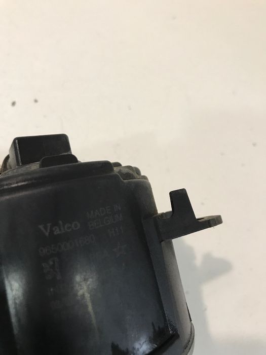 Преден ляв халогенен фар Valeo за Citroen C4 Picasso (2008) 9650001680