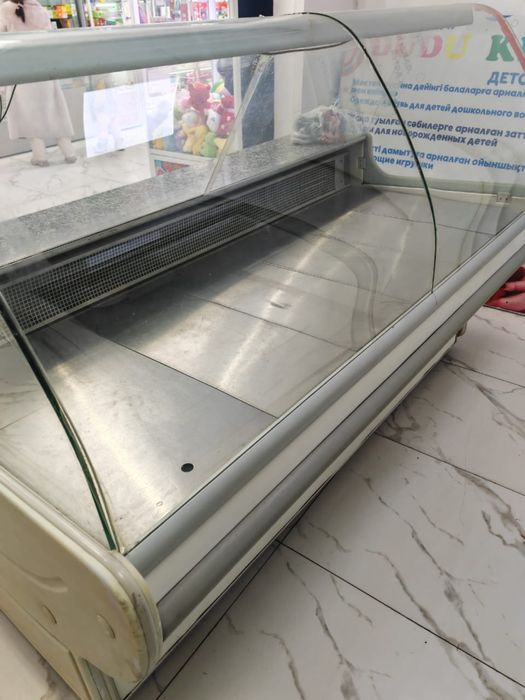 Продам холодильник витрину