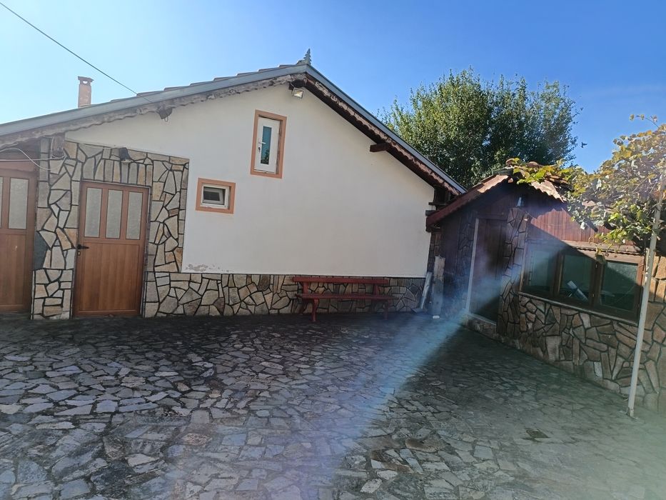 Продава се Къща в с. Папрат, Област Кърджали - 135 кв.м за 3112 €/кв.м - Снимка #3