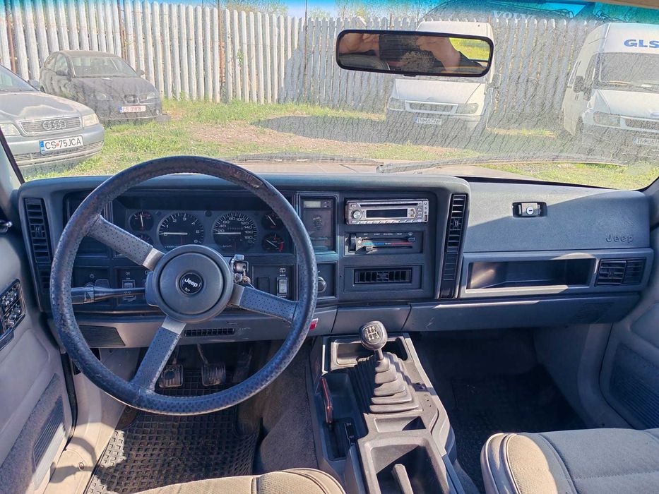 Jeep Cherokee 4x4 - Functional