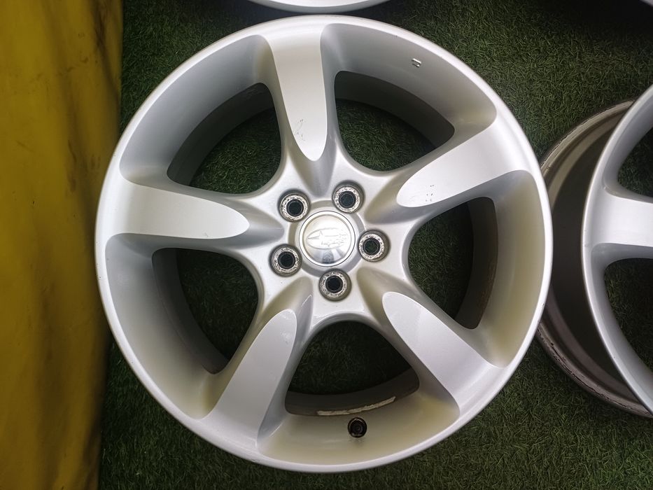 Диски R17 5x100 на Subaru.