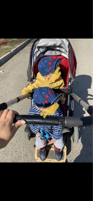 Коляска для двойни