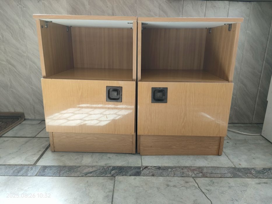 продам 2 тумбочки