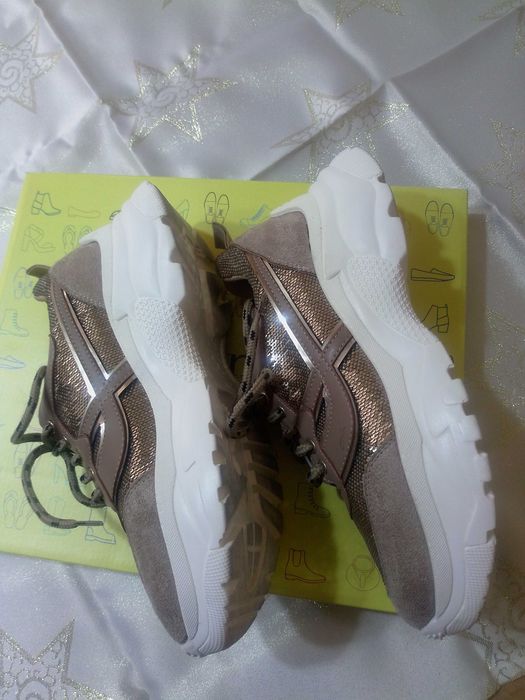 Дамски сникърси в цвят капучино и злато  N:38