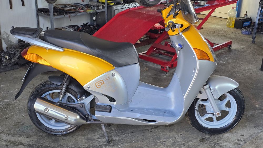 Scuter Honda NES150 / înmatriculat