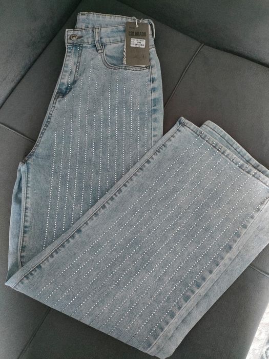 Продам джинсы 28р