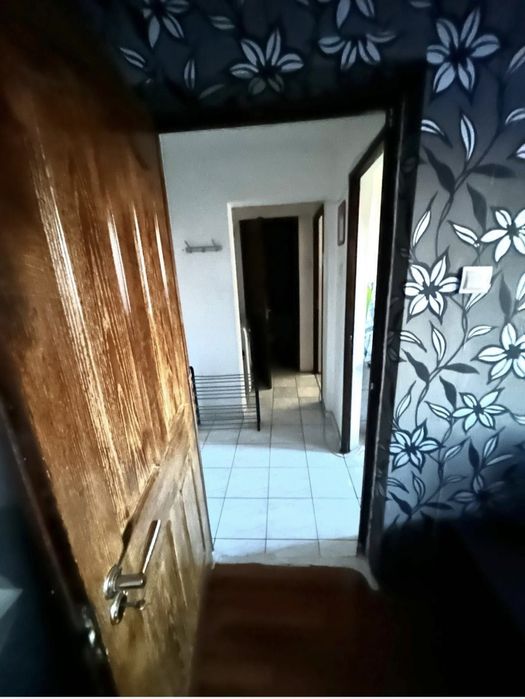 Vând apartament cu 2 camere in oraș Deta