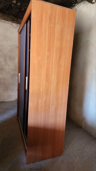 Продаю хороший шкаф