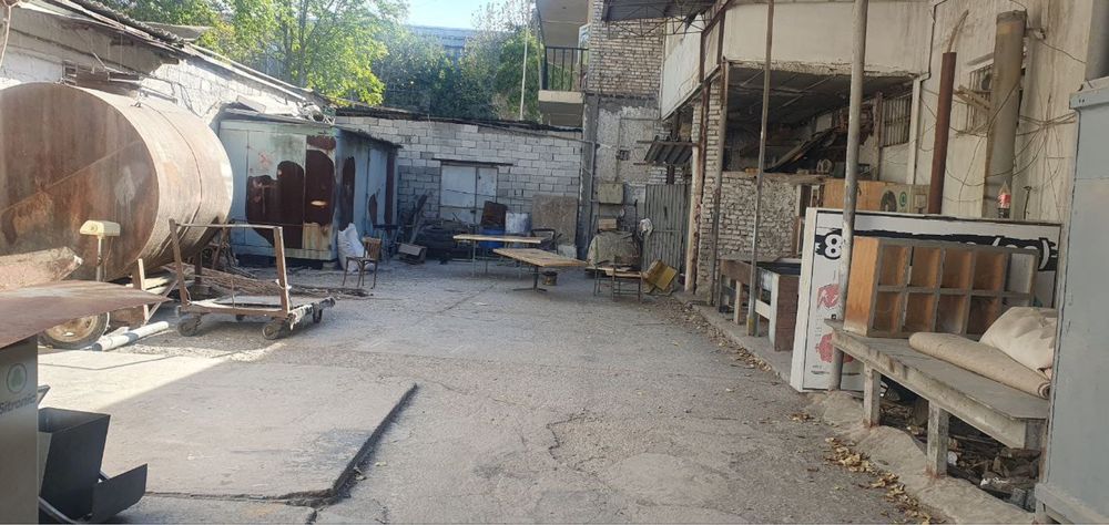 Shahar markazida nejnost savdo dukon kompleksi sotiladi ( ARENDASi bo)