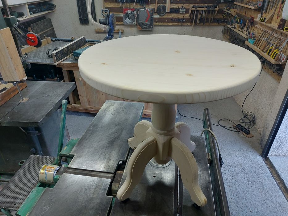 Маса от дърво(кръгла маса)