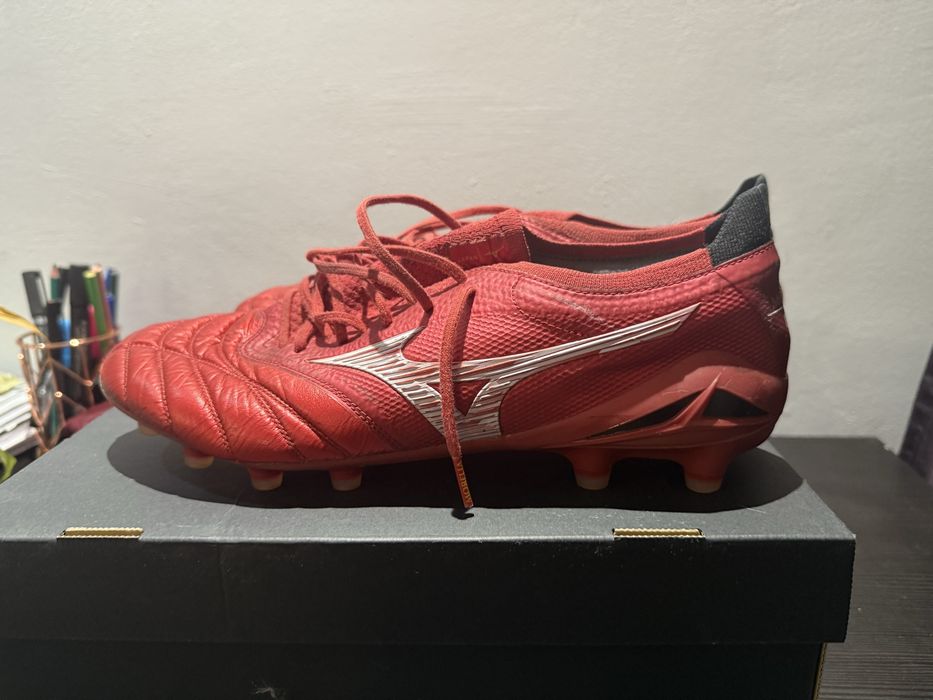 ghete profesioniste de fotbal mizuno , marimea 44