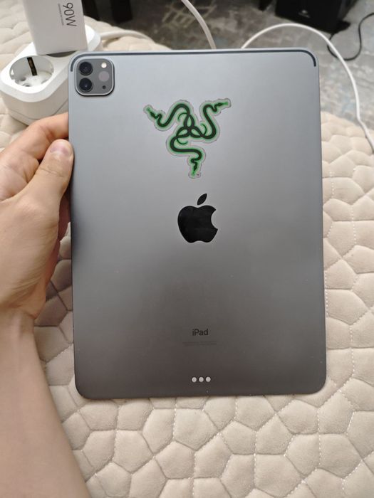 Продам айпад про 2021 M1  11дюймов
