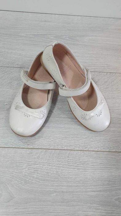 Продам туфли на девочку