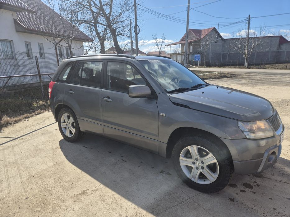 Vând Suzuki Grand Vitara 2006 2.0 benzina