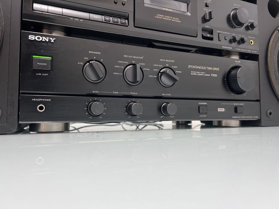 Linie Sony Deck TC-K415 3 HEAD, Amplificator TA-F220, CD-Player CDP-297, Tuner, ST-S110, Boxe Sony E31