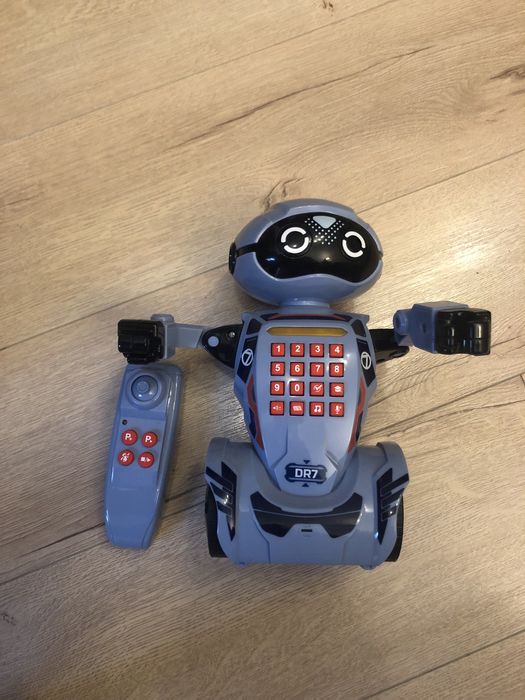 Радио управляема играчка робот DR7