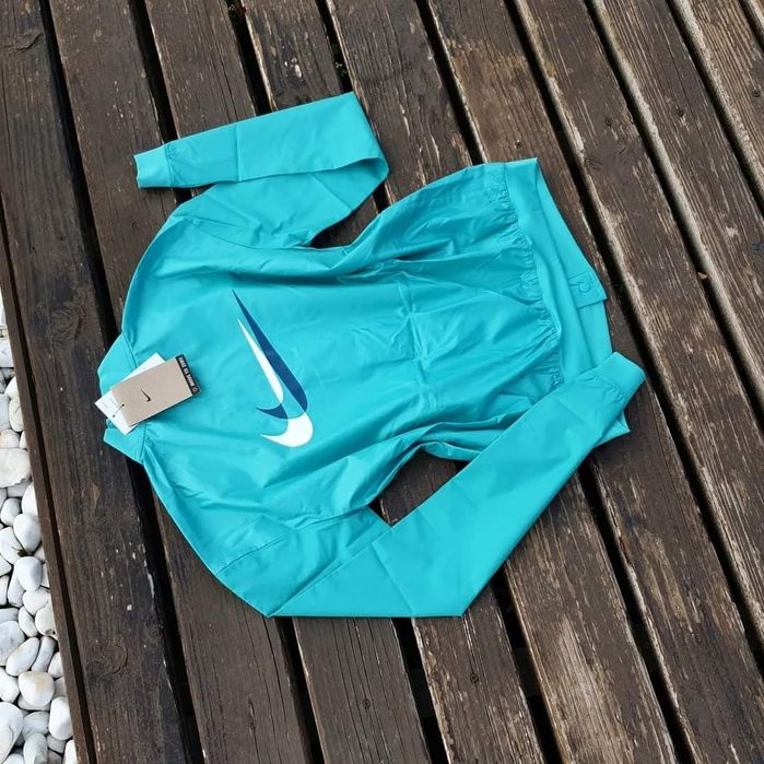 Дамско яке Nike зелен син цвят размер XS S M и L ветровка  ново