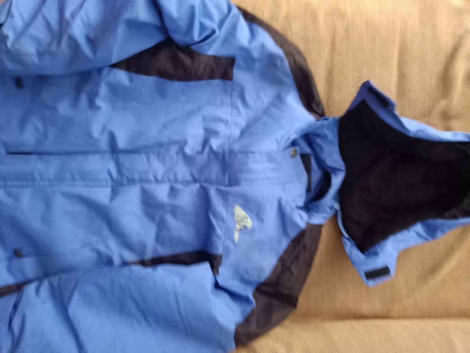 Продам куртки на мальчика