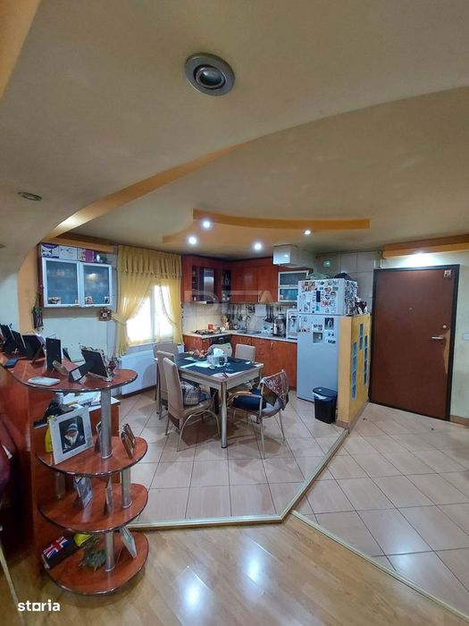 3 camere Vitan Mall, parcare, an 1989, metrou, 85 mp
