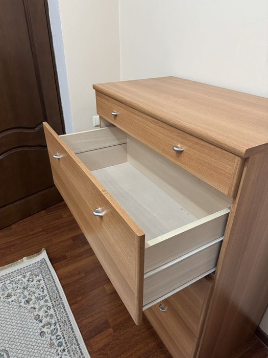 Компьютерный столик и комод