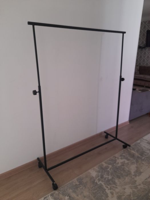 Продам вешалка для одежды