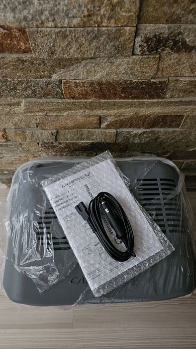 Хладилна кутия/ куфар Campingaz Powerbox Plus New 24 L !!! + ПОДАРЪК  - Адаптер за 220 V