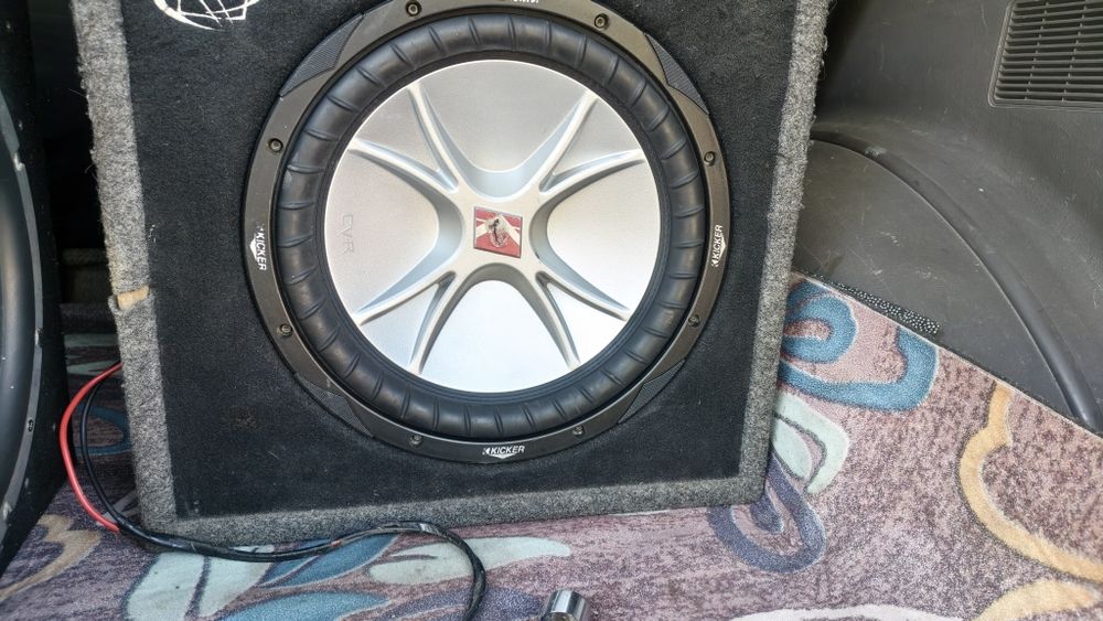 Сабвуфер kicker 12