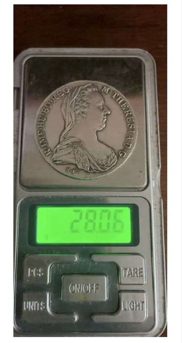 Taler Maria Terezia (Maria Theresa Thaler), o celebră monedă din argint emisă inițial în Imperiul Austriac.