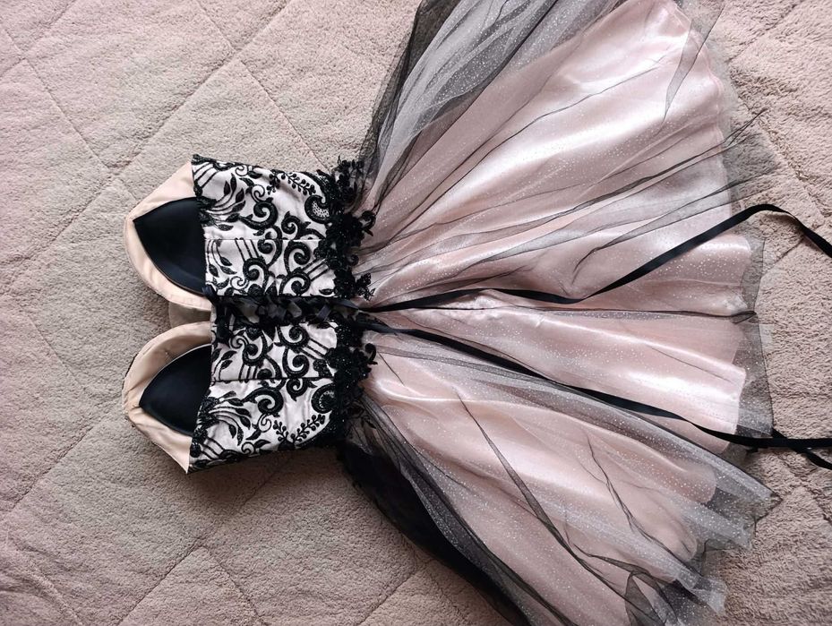 Нежна бална рокля