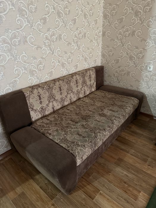 Продаи два дивана б/у