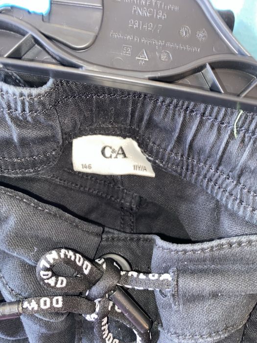 blugi negri C&A EUR 146/11 ani